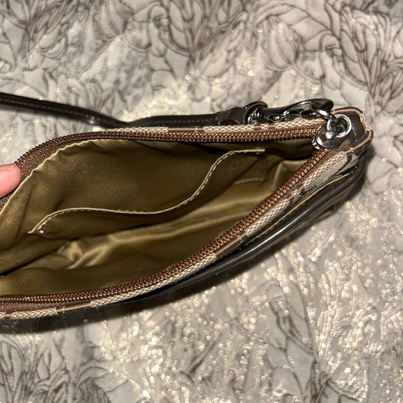 Coach - Park Signature Medium Wristlet - Khaki/Burgundy - Picture 4 of 5